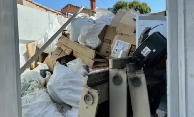 Benne pour encombrants à Sète, Montpellier, BENOIT HERNANDEZ - Ben loue sa benne