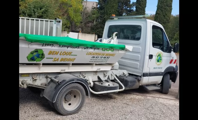 benne gravats 2,5 M3 AVEC FILET POUR LE TRANSPORT